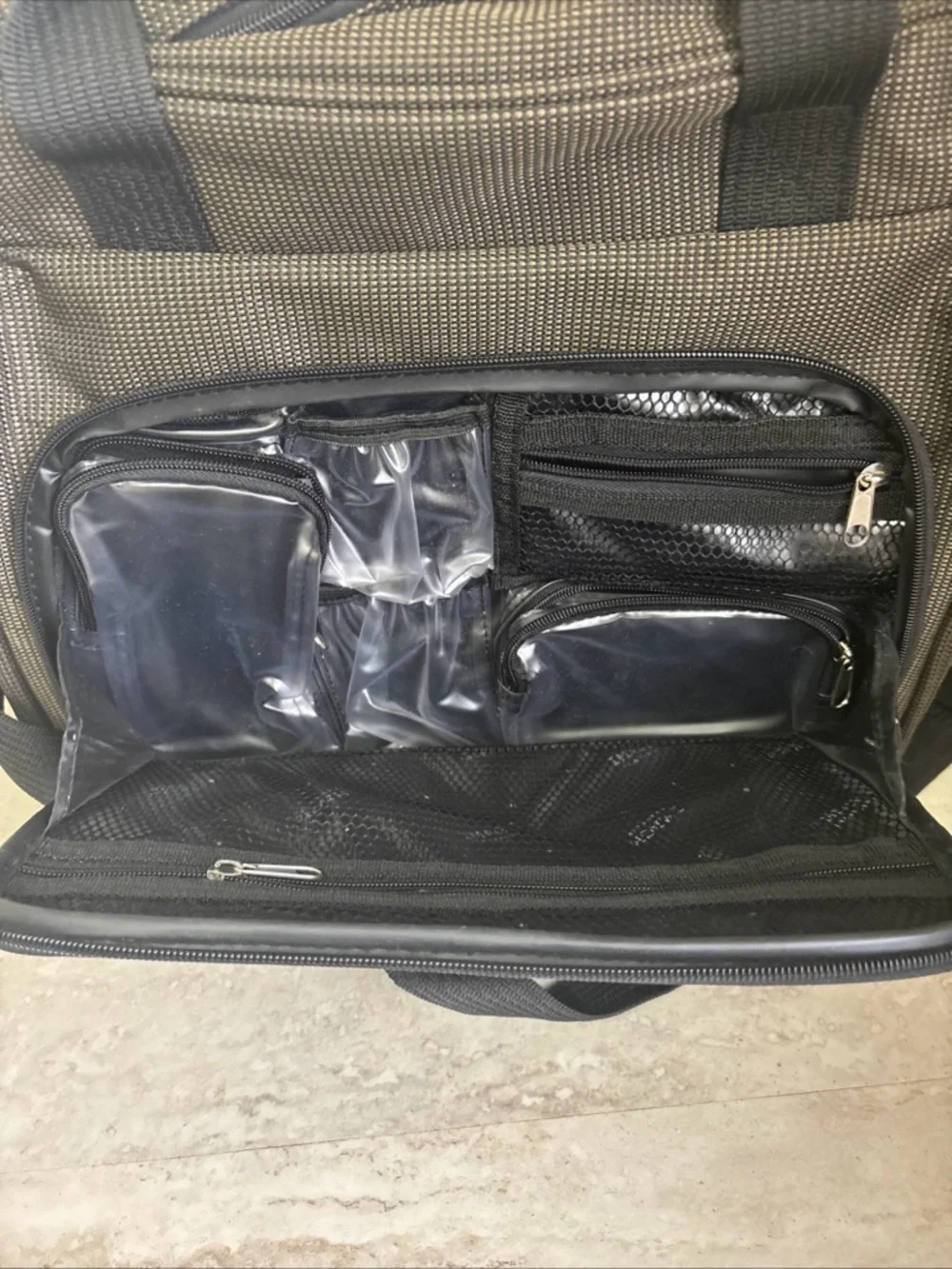 Image Traveler Vintage/ Overnight Carry On Bag/ 15 X 13x 6” Roller Bag- Slot EUC